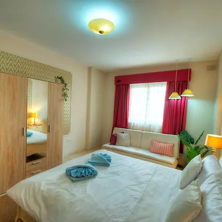 Spacious Seafront 3bedrooms, Sea View Balcony Gotax-1 Apartman *