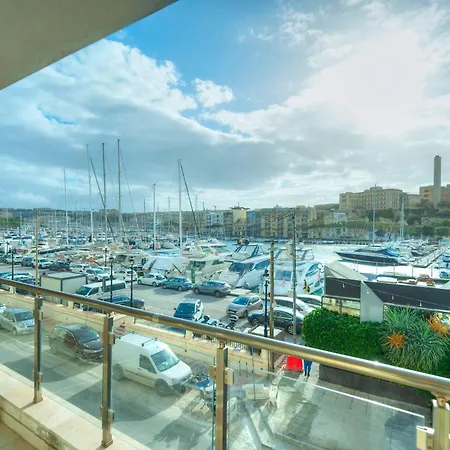 Apartman Spacious Seafront 3bedrooms, Sea View Balcony Gotax-1 *