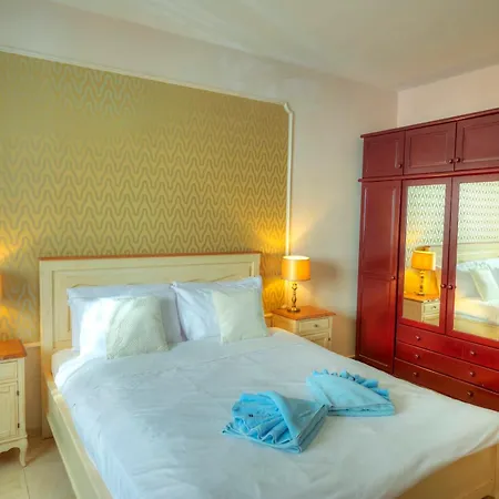 Spacious Seafront 3bedrooms, Sea View Balcony Gotax-1 *