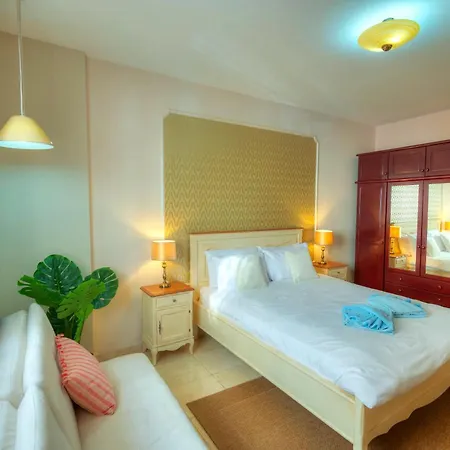 Spacious Seafront 3bedrooms, Sea View Balcony Gotax-1 Ta Xbiex