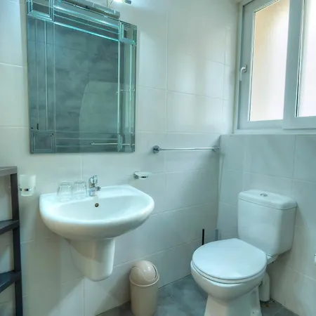 Spacious Seafront 3bedrooms, Sea View Balcony Gotax-1 Apartman