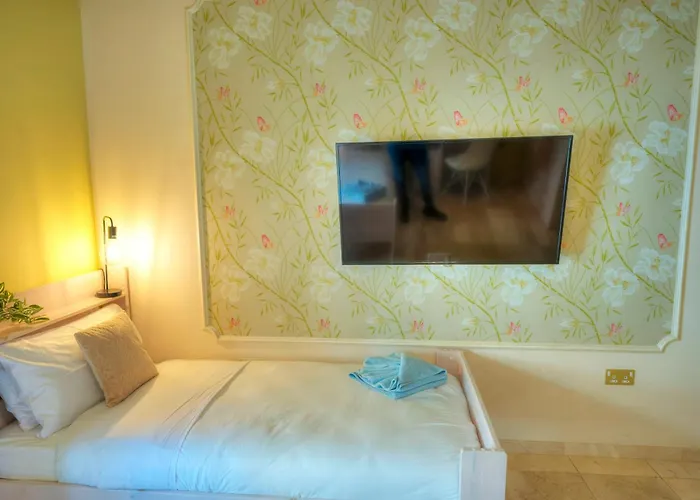 Apartment Spacious Seafront 3bedrooms, Sea View Balcony Gotax-1 *