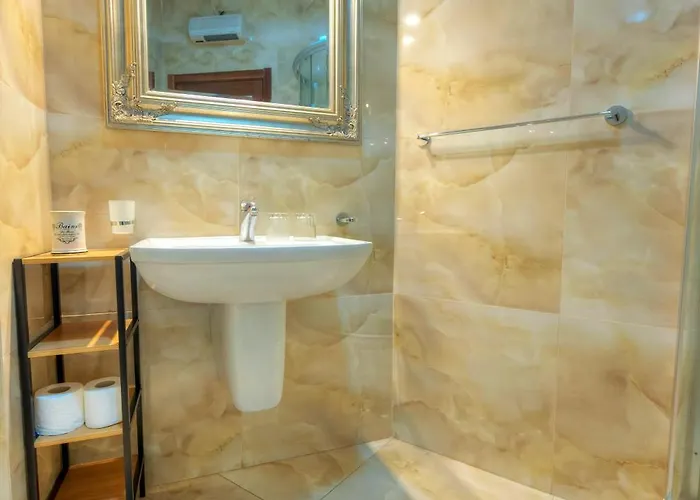 Spacious Seafront 3bedrooms, Sea View Balcony Gotax-1 *