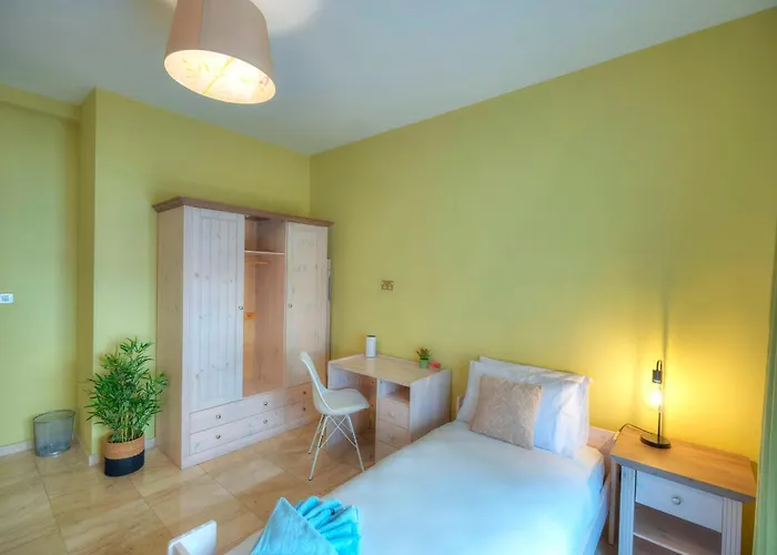 Spacious Seafront 3bedrooms, Sea View Balcony Gotax-1 Apartment