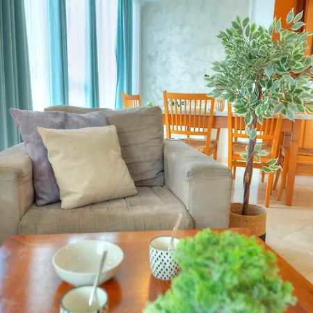 Spacious Seafront 3bedrooms, Sea View Balcony Gotax-1 Apartment *