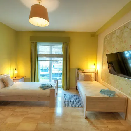 Spacious Seafront 3bedrooms, Sea View Balcony Gotax-1 * Ta Xbiex