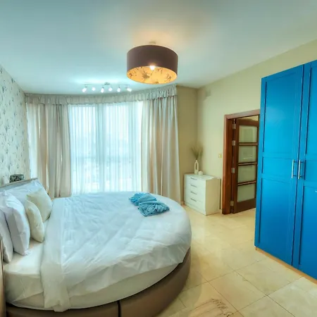 Spacious Seafront 3bedrooms, Sea View Balcony Gotax-1 Apartment *