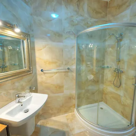 Spacious Seafront 3bedrooms, Sea View Balcony Gotax-1 *