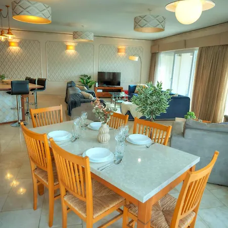 Apartment Spacious Seafront 3bedrooms, Sea View Balcony Gotax-1 *