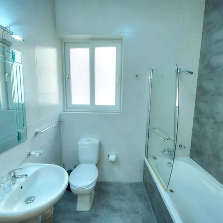 Apartment Spacious Seafront 3bedrooms, Sea View Balcony Gotax-1