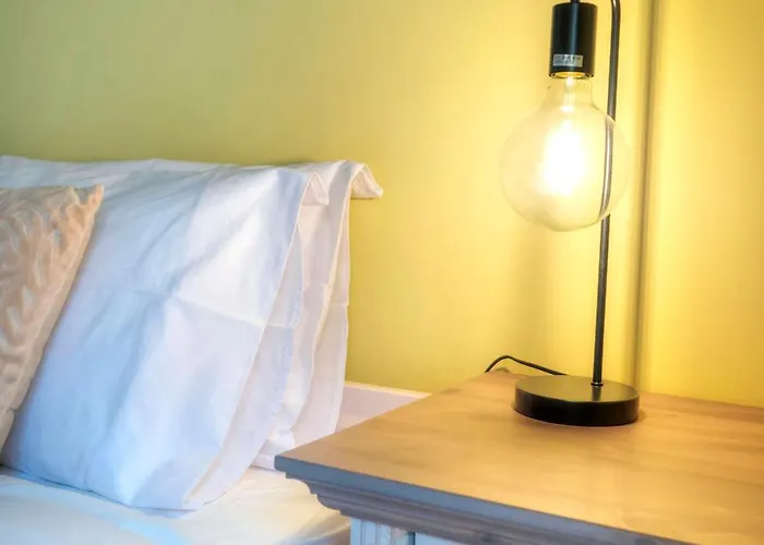 Spacious Seafront 3bedrooms, Sea View Balcony Gotax-1 *