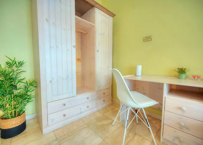 Spacious Seafront 3bedrooms, Sea View Balcony Gotax-1