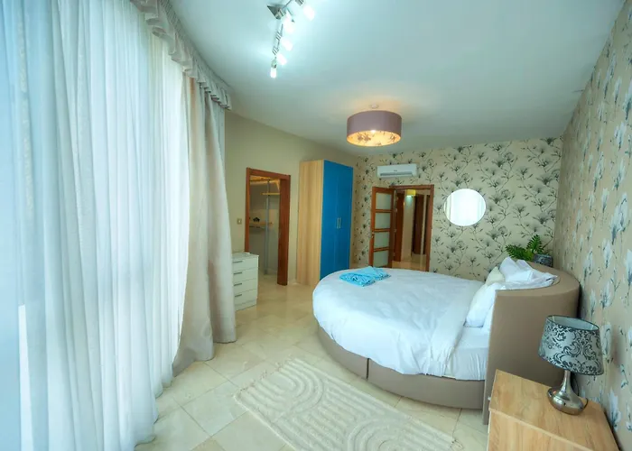 Spacious Seafront 3bedrooms, Sea View Balcony Gotax-1 Appartement