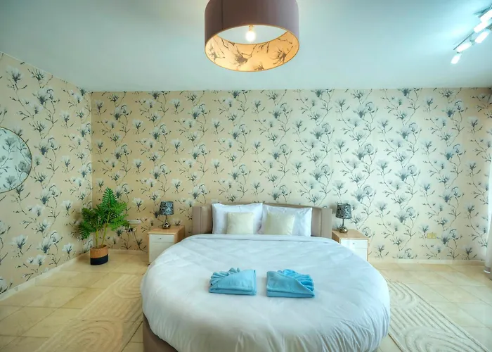 Spacious Seafront 3bedrooms, Sea View Balcony Gotax-1 Appartement