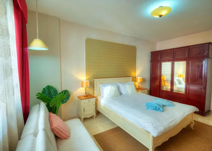 Spacious Seafront 3bedrooms, Sea View Balcony Gotax-1 Ta Xbiex